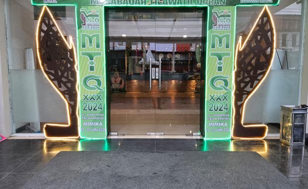 Panitia MTQ Mengapresiasi Pelayanan Manajemen Hotel Grand Tembaga dalam Penyediaan Musholah untuk Sholat Berjamaah para Kafilah