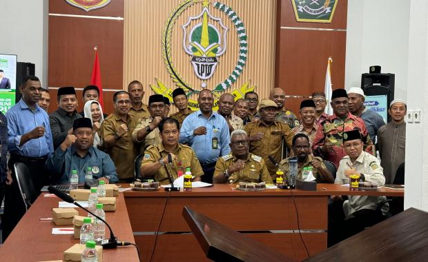 Ketua Harian MTQ Ke-XXX Provinsi Se-Tanah Papua Menyampaikan Laporan Kesiapan Panitia Kepada Bupati Mimika